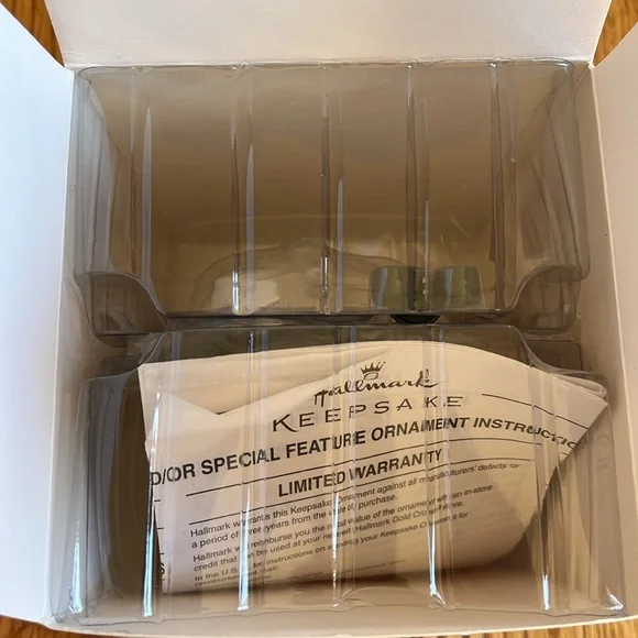 NIB 2008 Hallmark Keepsake Home for Christmas Ornament - Picture 3 of 5